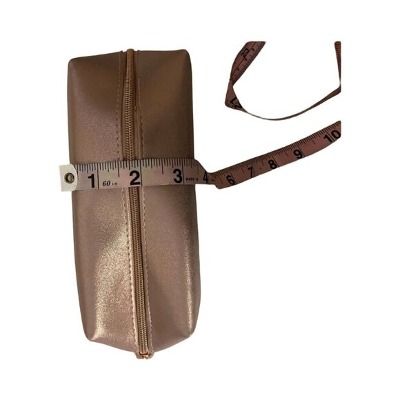 Elizabeth Arden “One and Only” Rose Gold Cosmetics Bag with Rose Gold Zipper. - Picture 3 of 7